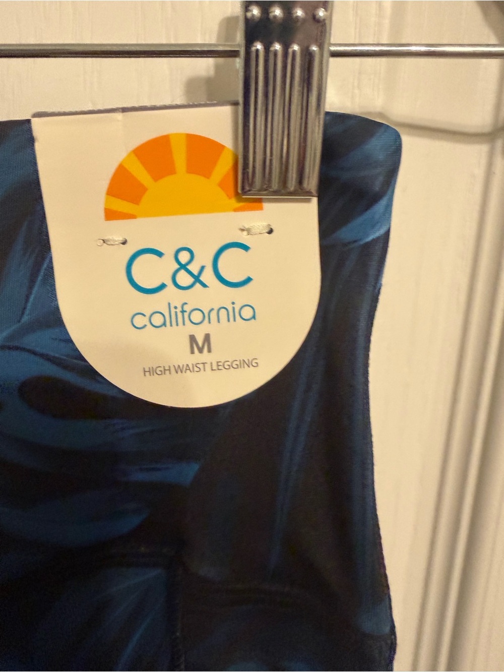 NWT women’s C&C leggings - Picture 5 of 6